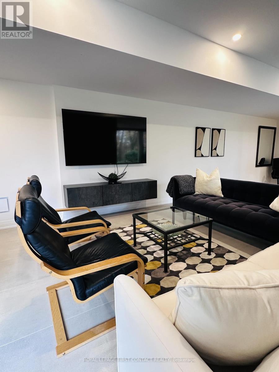 4b Pierce Court, Springwater, Ontario  L9X 0J4 - Photo 5 - S12589078