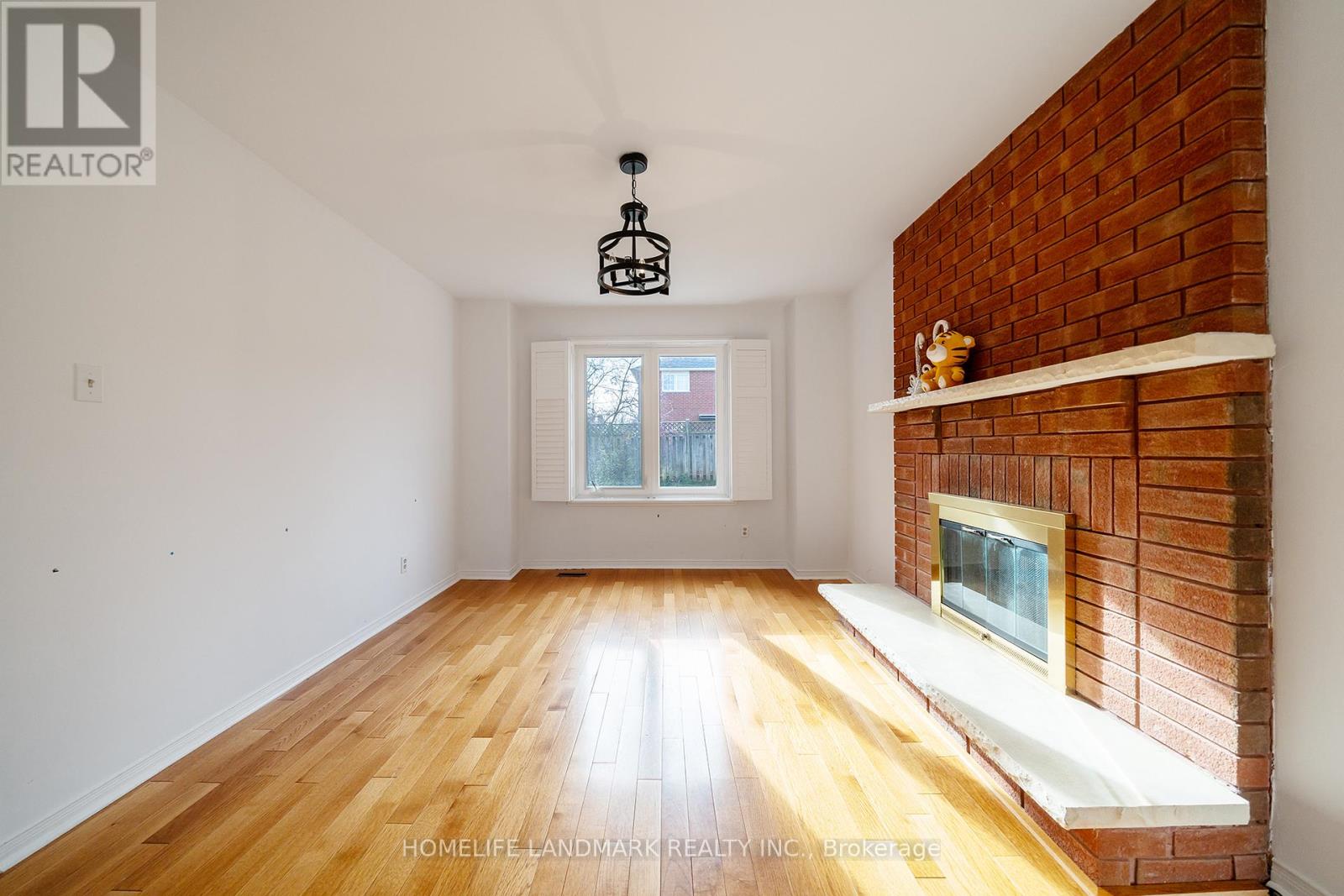 2048 Sixth Line, Oakville, Ontario  L6H 3N2 - Photo 21 - W12589090