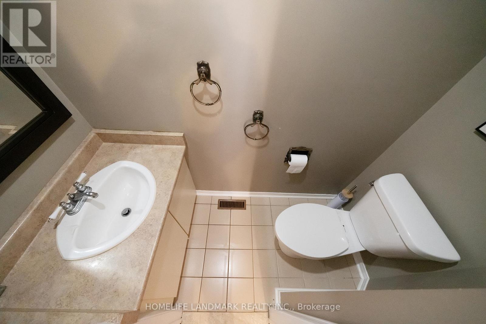 2048 Sixth Line, Oakville, Ontario  L6H 3N2 - Photo 27 - W12589090