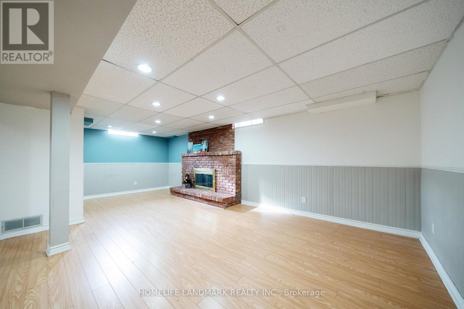 2048 Sixth Line, Oakville, Ontario  L6H 3N2 - Photo 28 - W12589090