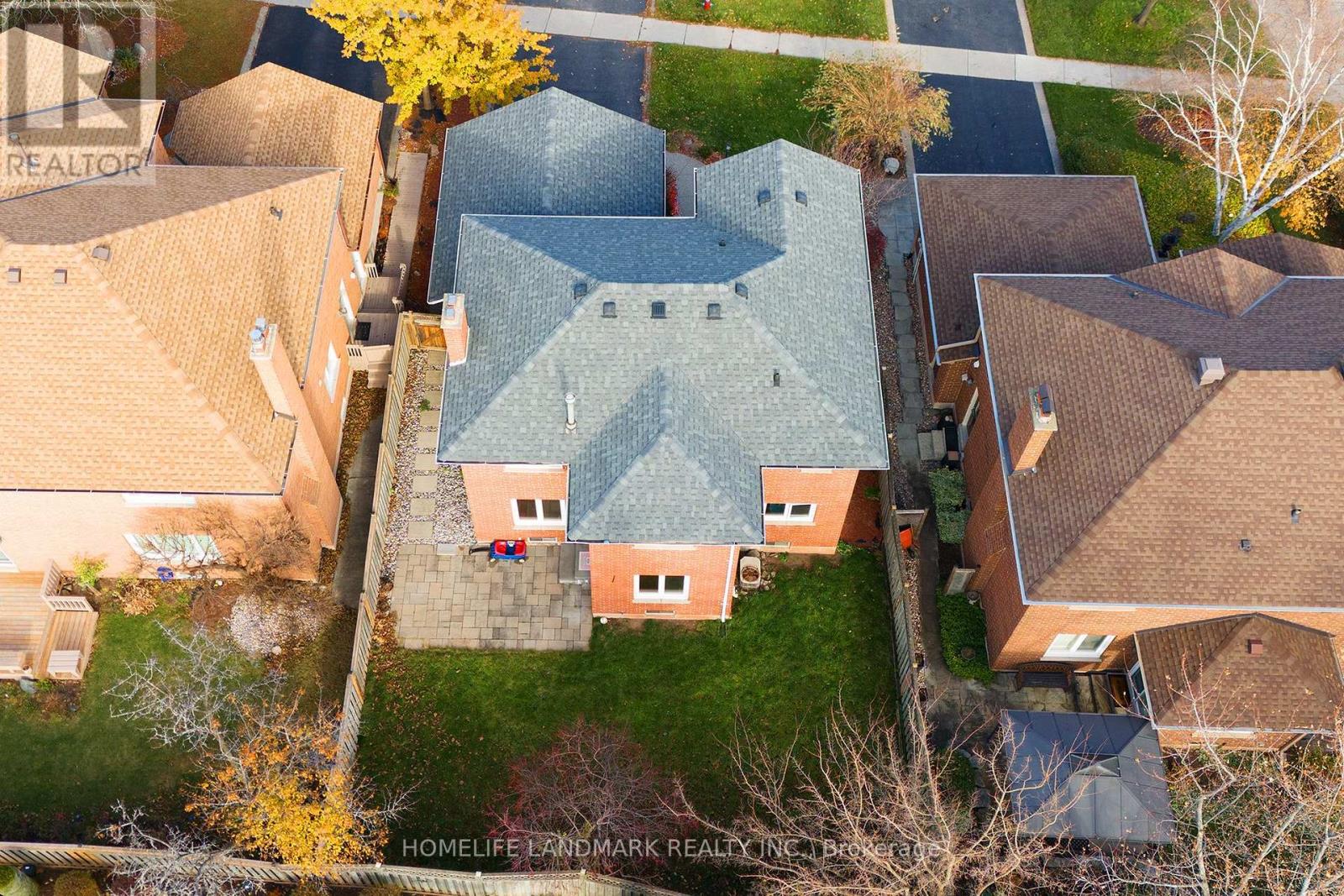 2048 Sixth Line, Oakville, Ontario  L6H 3N2 - Photo 6 - W12589090