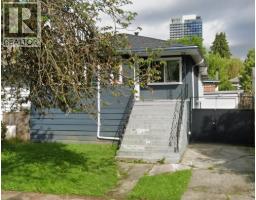 <div class="price">$1,388,000</div> 5249 Hoy Street, Vancouver<br><div style="margin-bottom:8px;"><small>Coldwell Banker Universe Realty</small></div><div class='bed_bath'>6 Bed | 3 Bath</div>
