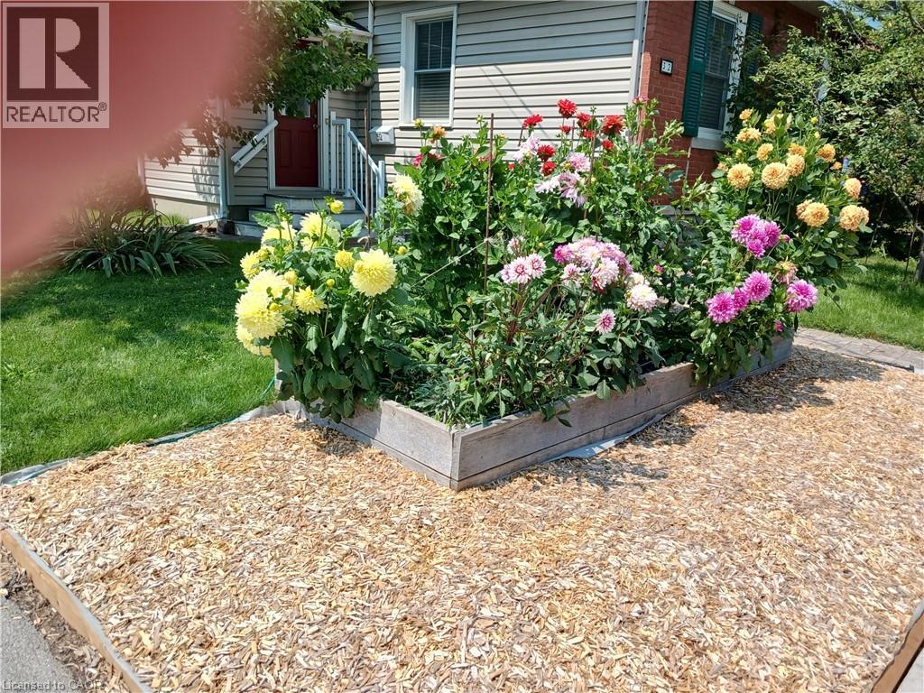 32 Matilda Street S, Dundas, Ontario  L9H 3C5 - Photo 38 - 40787338