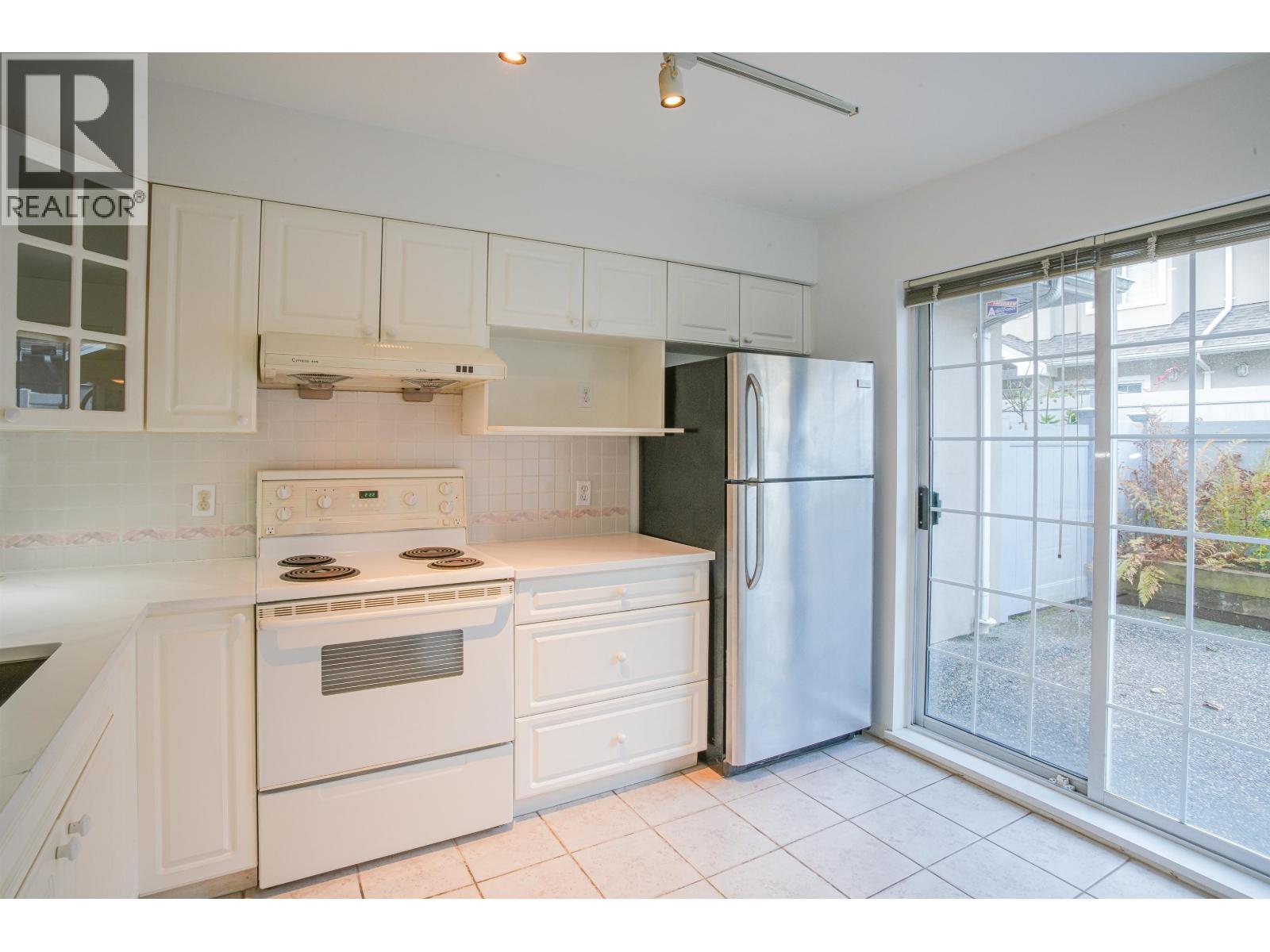 30 7128 18th Avenue, Burnaby, British Columbia  V3N 1H1 - Photo 12 - R3062799