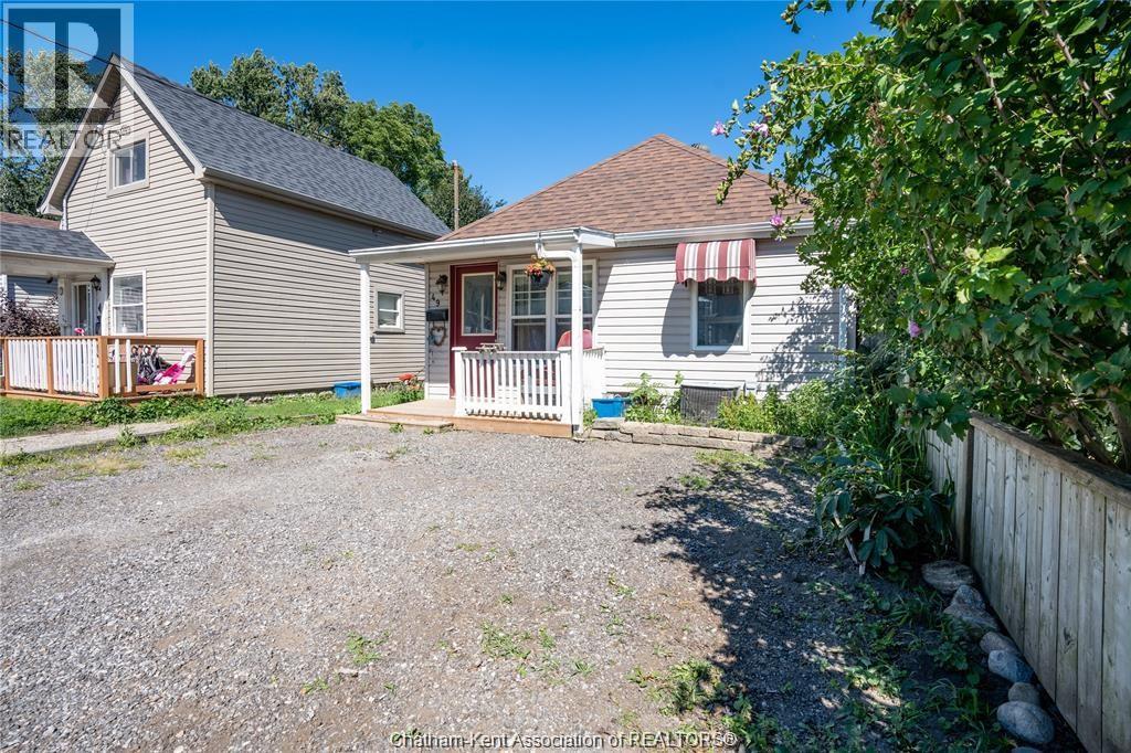 49 Degge Street, Chatham, Ontario  N7M 4X3 - Photo 2 - 25030753