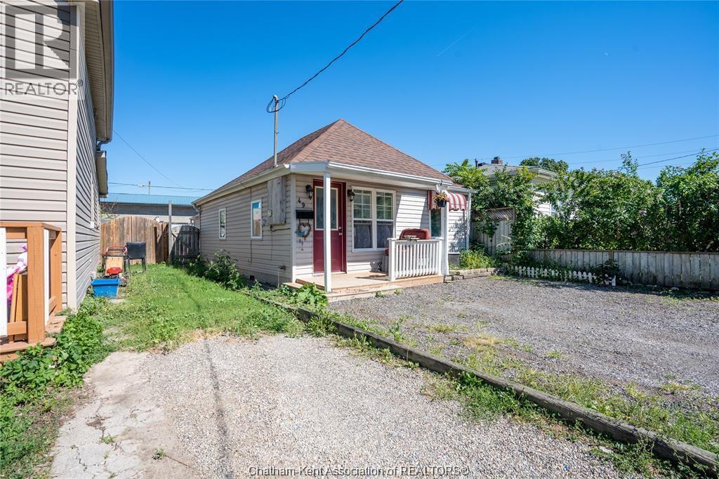 49 Degge Street, Chatham, Ontario  N7M 4X3 - Photo 3 - 25030753