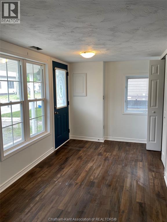 49 Degge Street, Chatham, Ontario  N7M 4X3 - Photo 4 - 25030753
