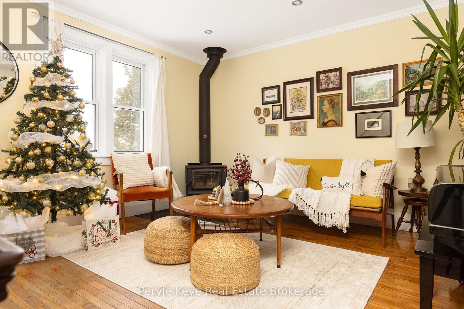 15 EAST ELLIOTT STREET, Huntsville, Ontario