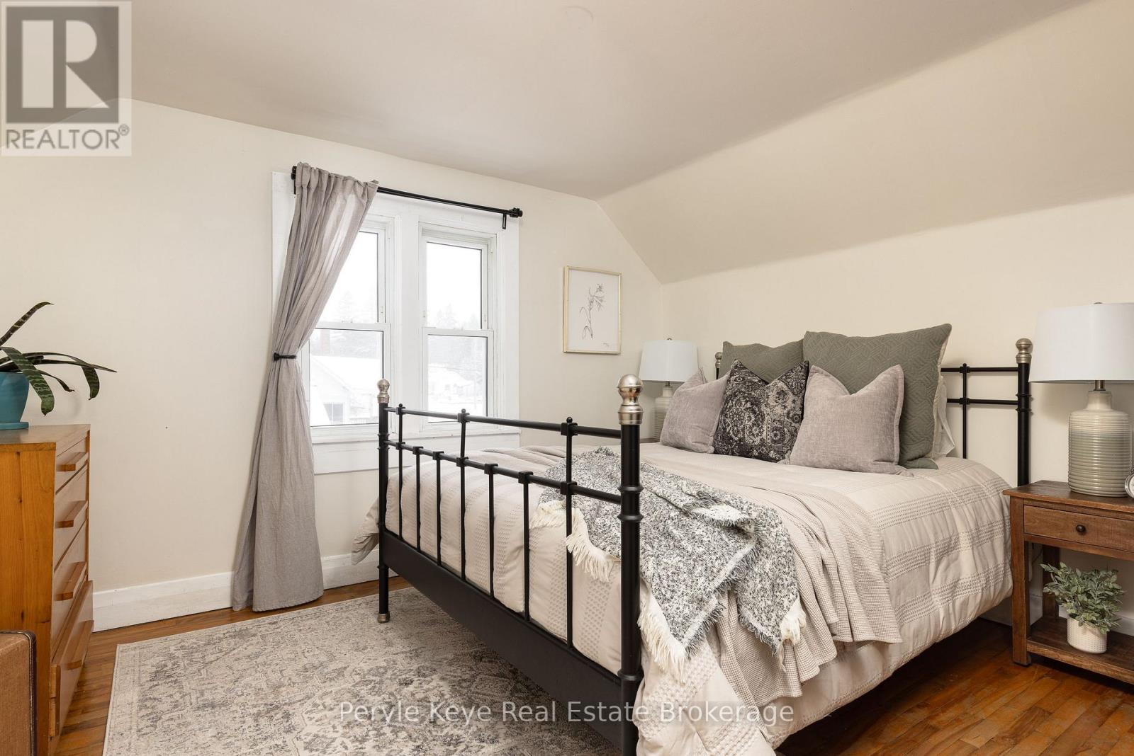 15 East Elliott Street, Huntsville, Ontario  P1H 1W8 - Photo 4 - X12589134