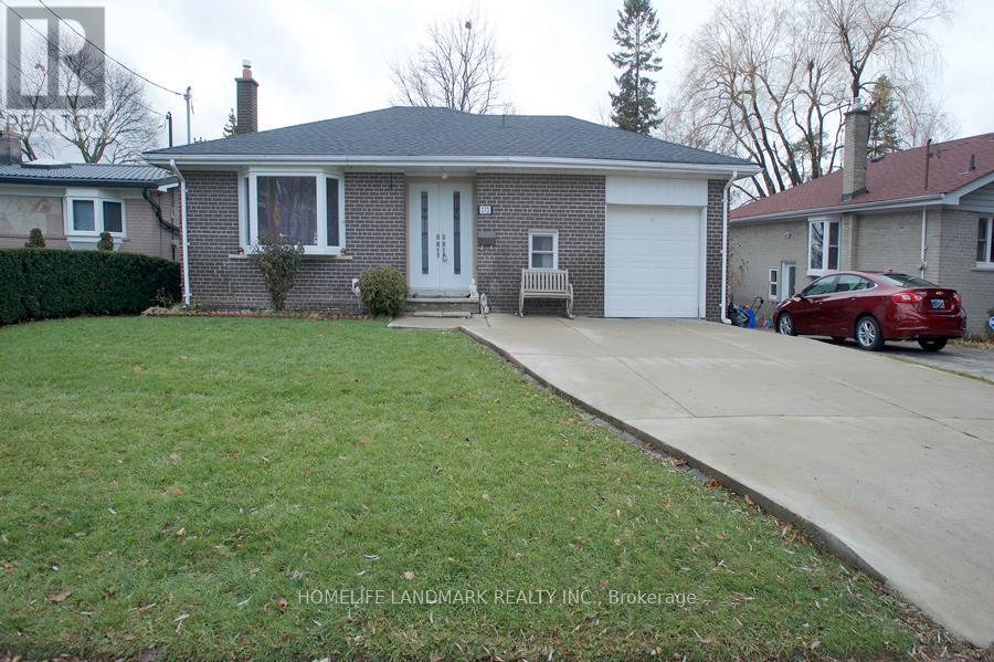272 ESSEX (WORK OUT BASEMENT) AVENUE, Richmond Hill, Ontario