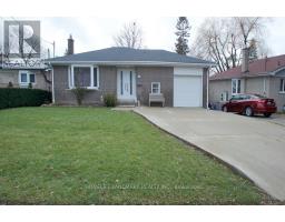 272 ESSEX (WORK OUT BASEMENT) AVENUE, Richmond Hill, Ontario