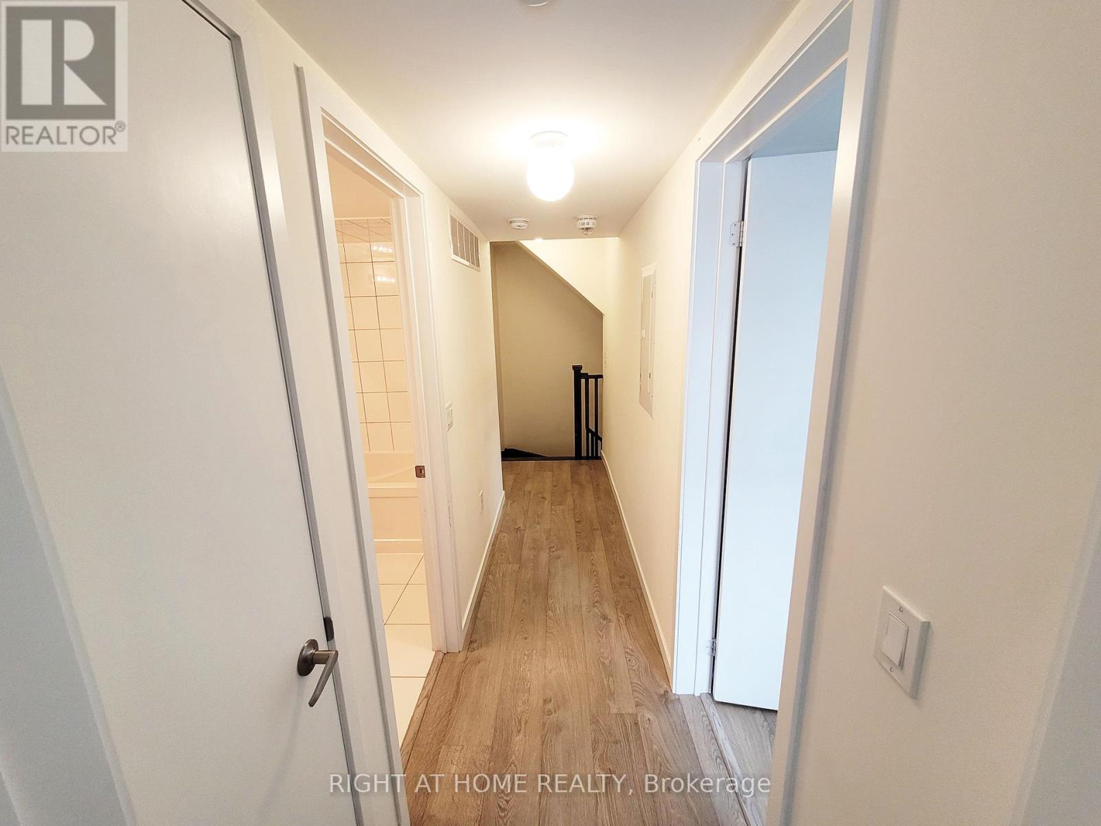 55 - 300 Alex Garden Circle, Aurora, Ontario  L4G 3G5 - Photo 9 - N12589044