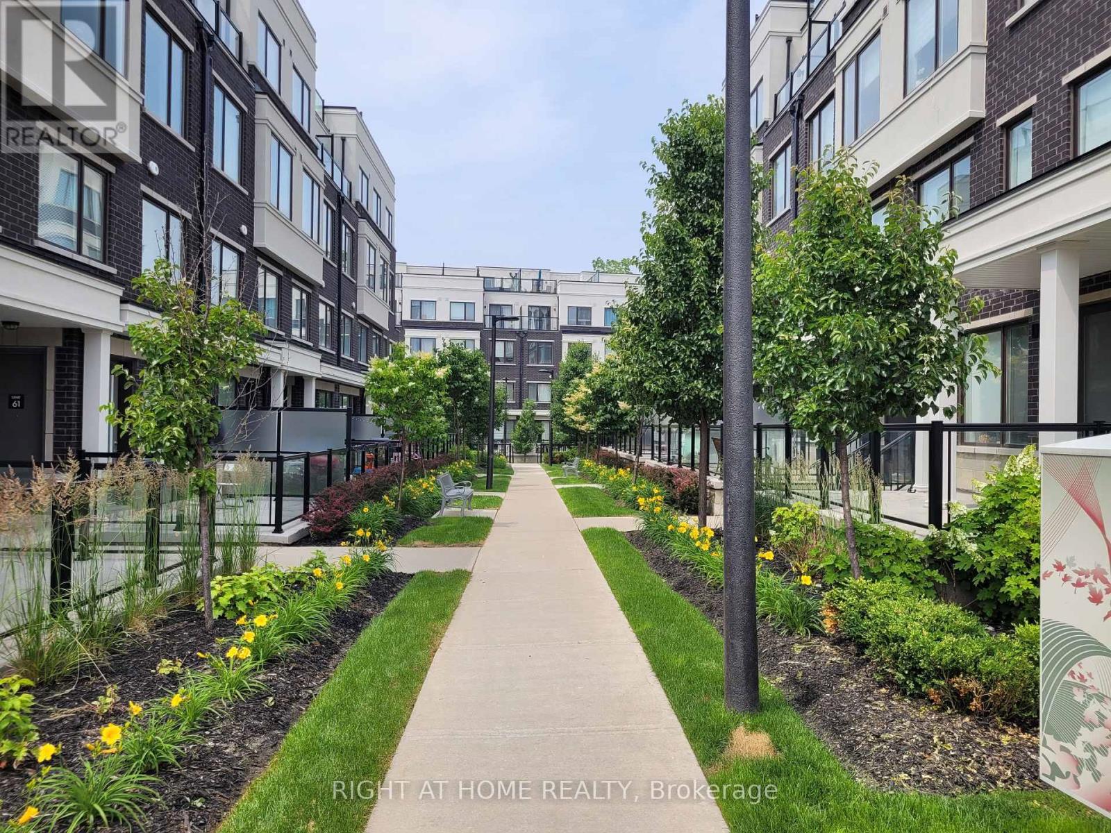 55 - 300 Alex Garden Circle, Aurora, Ontario  L4G 3G5 - Photo 14 - N12589044