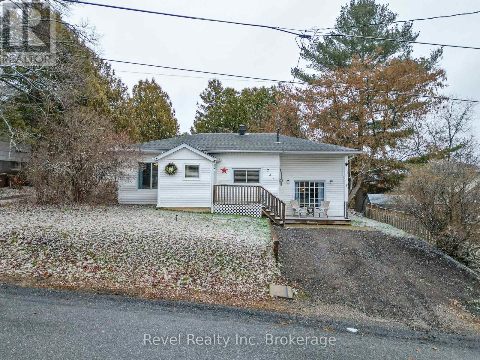 722 Morin Street, North Bay, Ontario P1B 5R9 - Photo 1 - X12589170