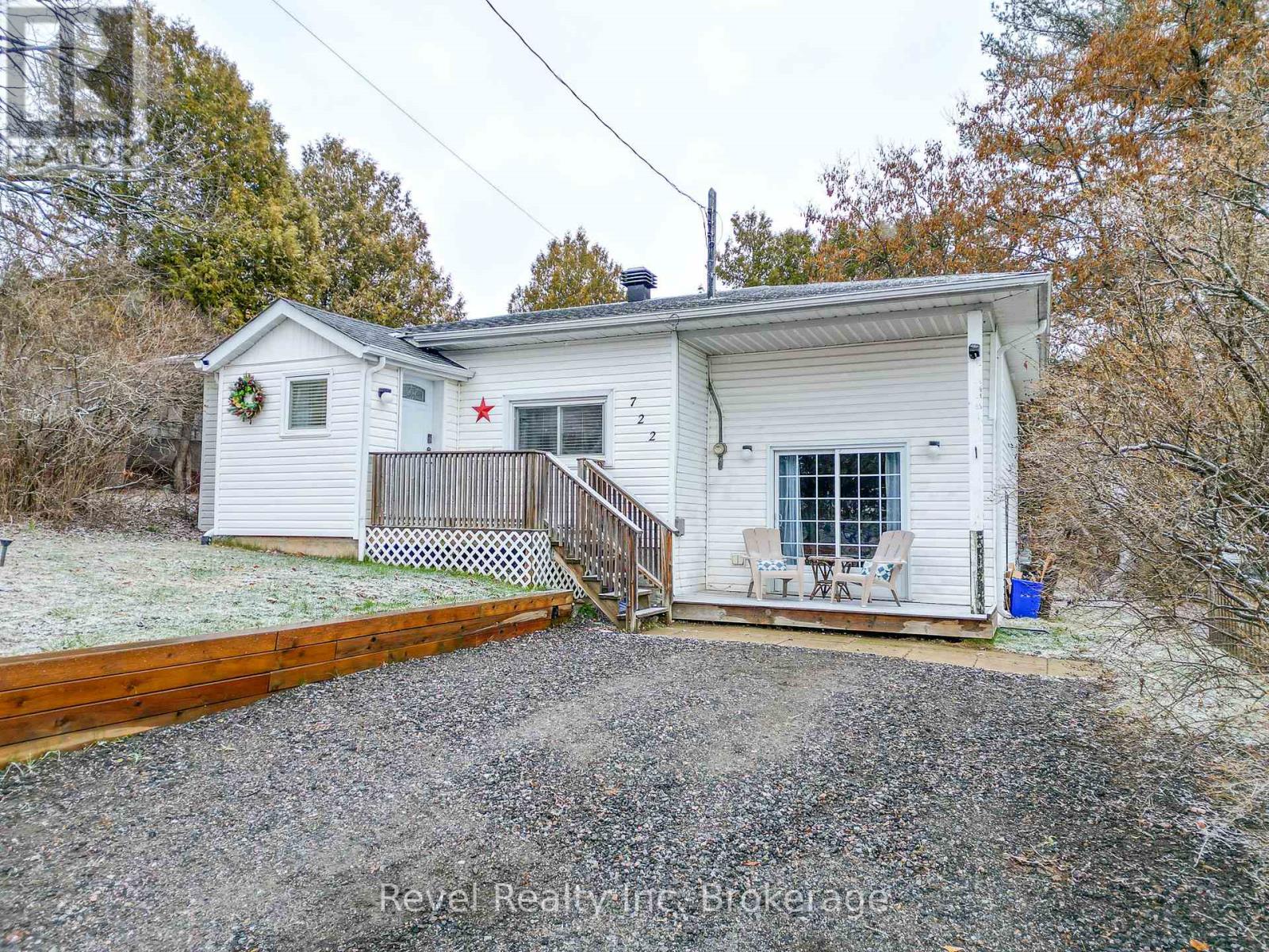 722 Morin Street, North Bay, Ontario P1B 5R9 - Photo 3 - X12589170