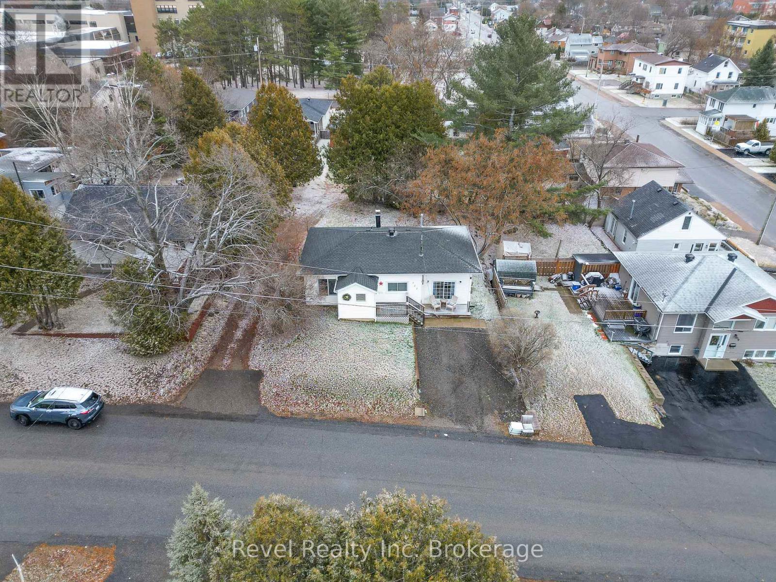 722 Morin Street, North Bay, Ontario P1B 5R9 - Photo 4 - X12589170