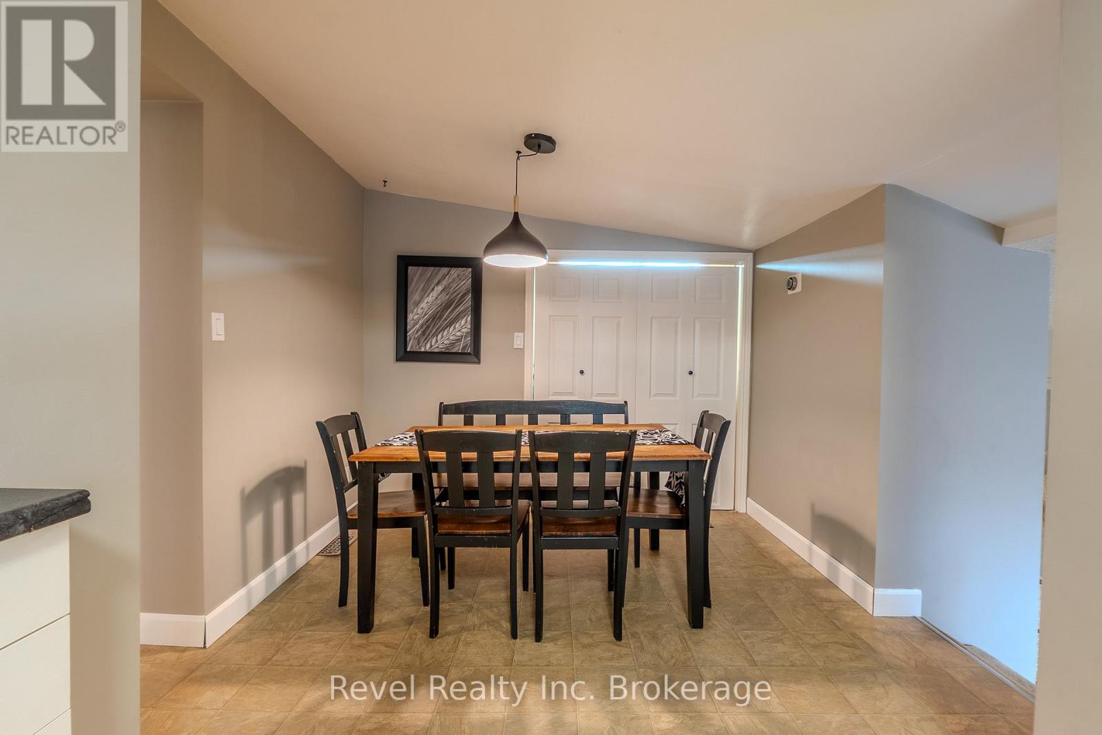 722 Morin Street, North Bay, Ontario P1B 5R9 - Photo 9 - X12589170