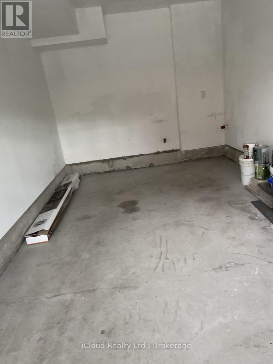 2 - (Main) - 3215 Thomas Street, Mississauga, Ontario  L5M 0M1 - Photo 17 - W12588578