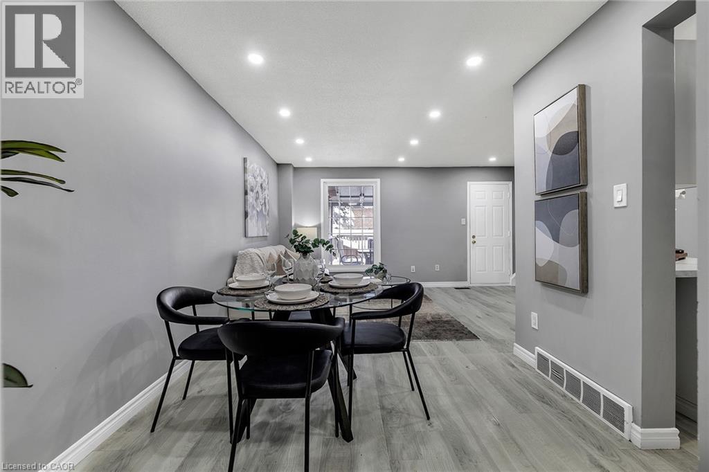 301 Clyde Road, Cambridge, Ontario  N1R 5S7 - Photo 4 - 40789587