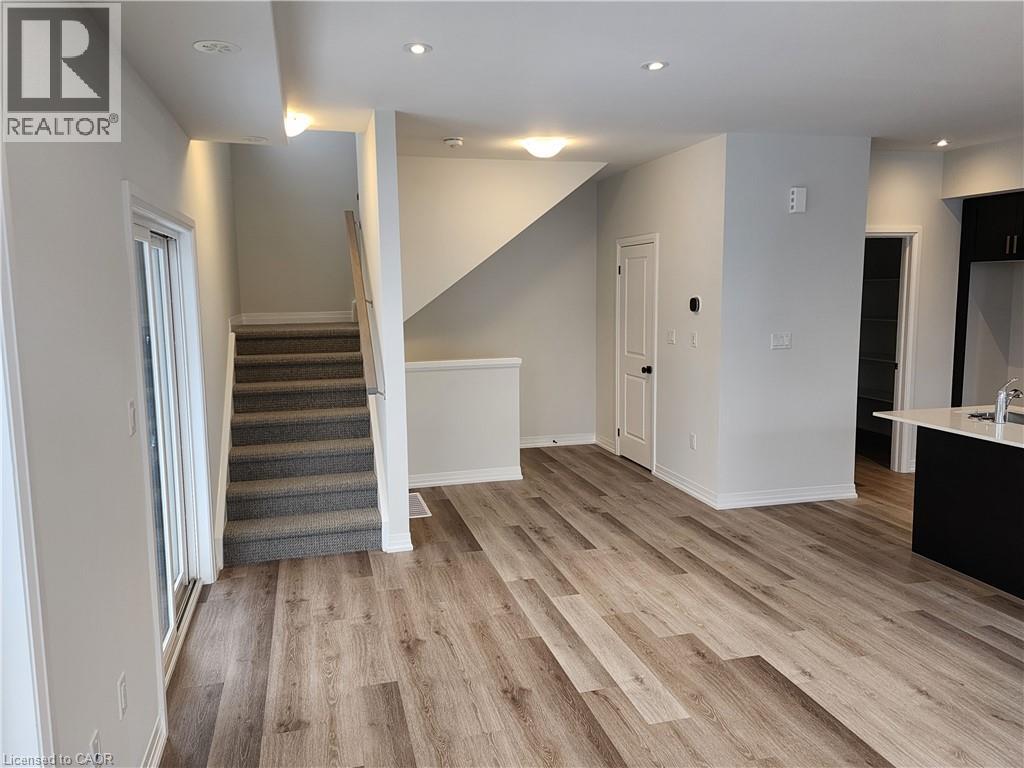 155 Equestrian Way Unit# 121, Cambridge, Ontario  N3E 0E8 - Photo 5 - 40791183