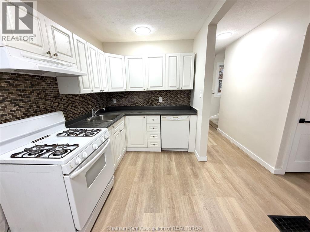 149 Tweedsmuir Avenue West, Chatham, Ontario  N7M 2A5 - Photo 4 - 25030819