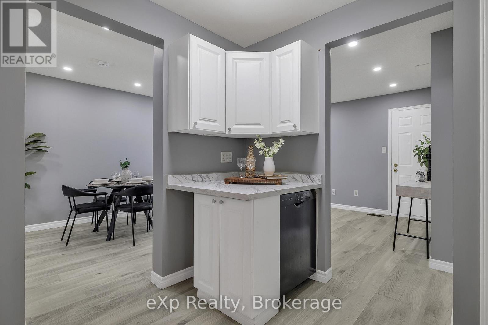 301 Clyde Road, Cambridge, Ontario N1R 1L5 - Photo 10 - X12589180