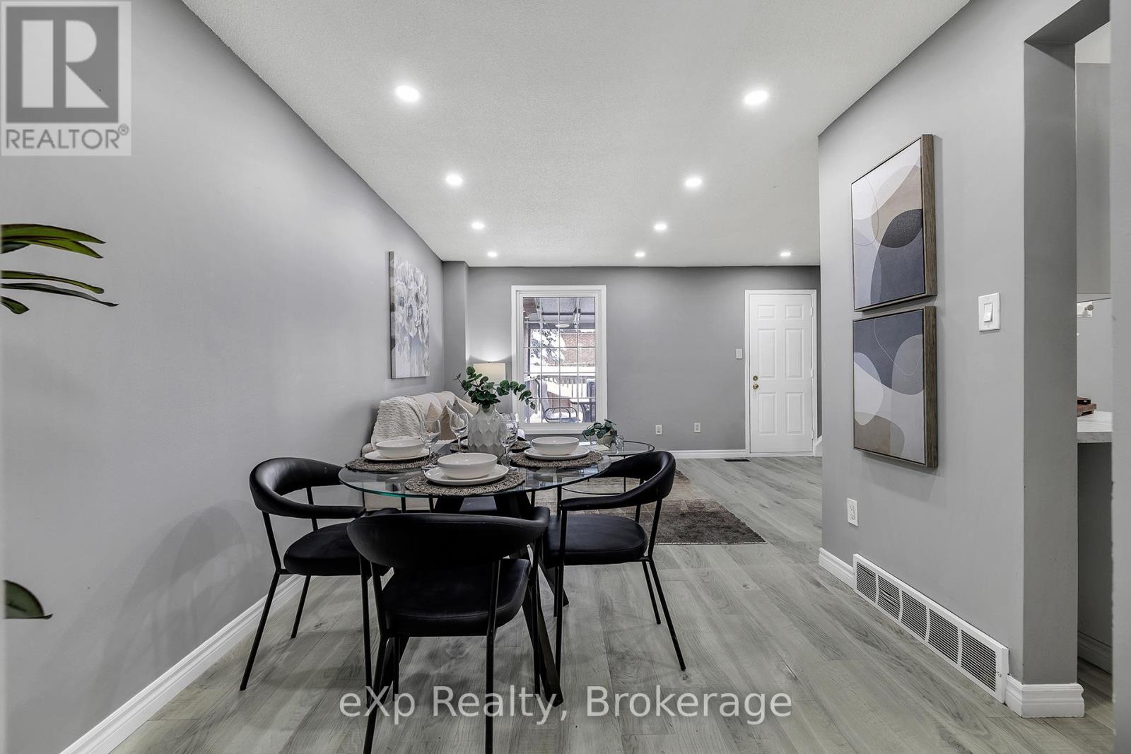 301 Clyde Road, Cambridge, Ontario N1R 1L5 - Photo 4 - X12589180