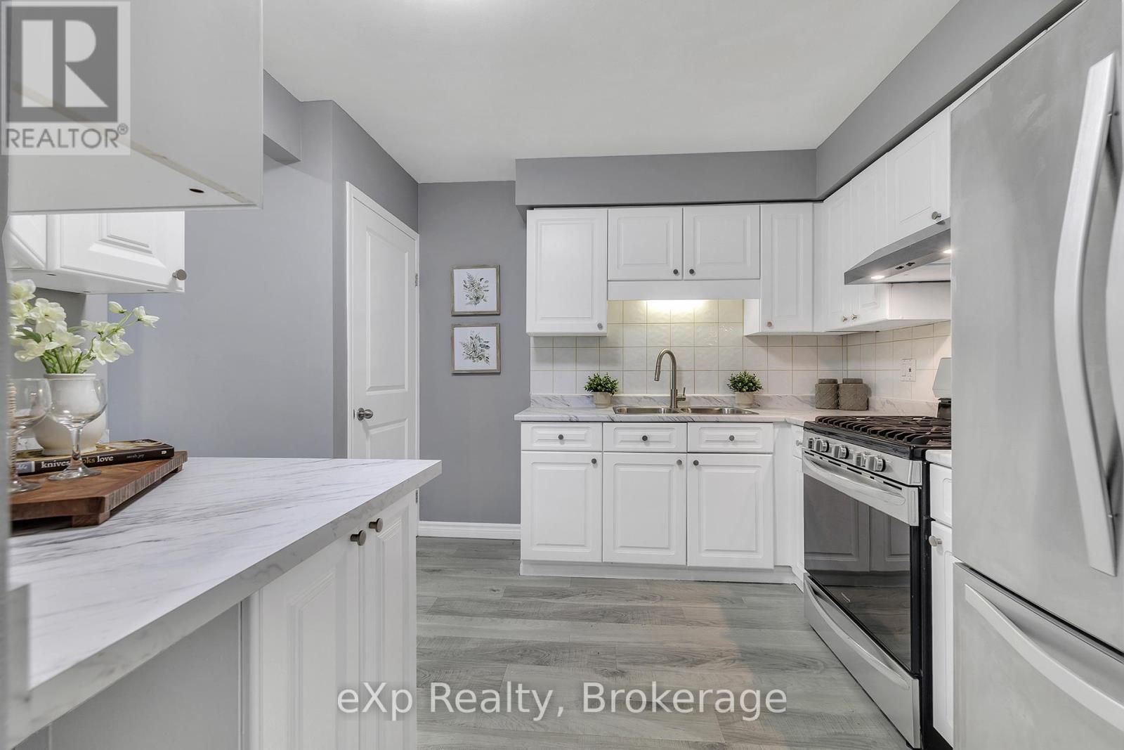 301 Clyde Road, Cambridge, Ontario N1R 1L5 - Photo 6 - X12589180