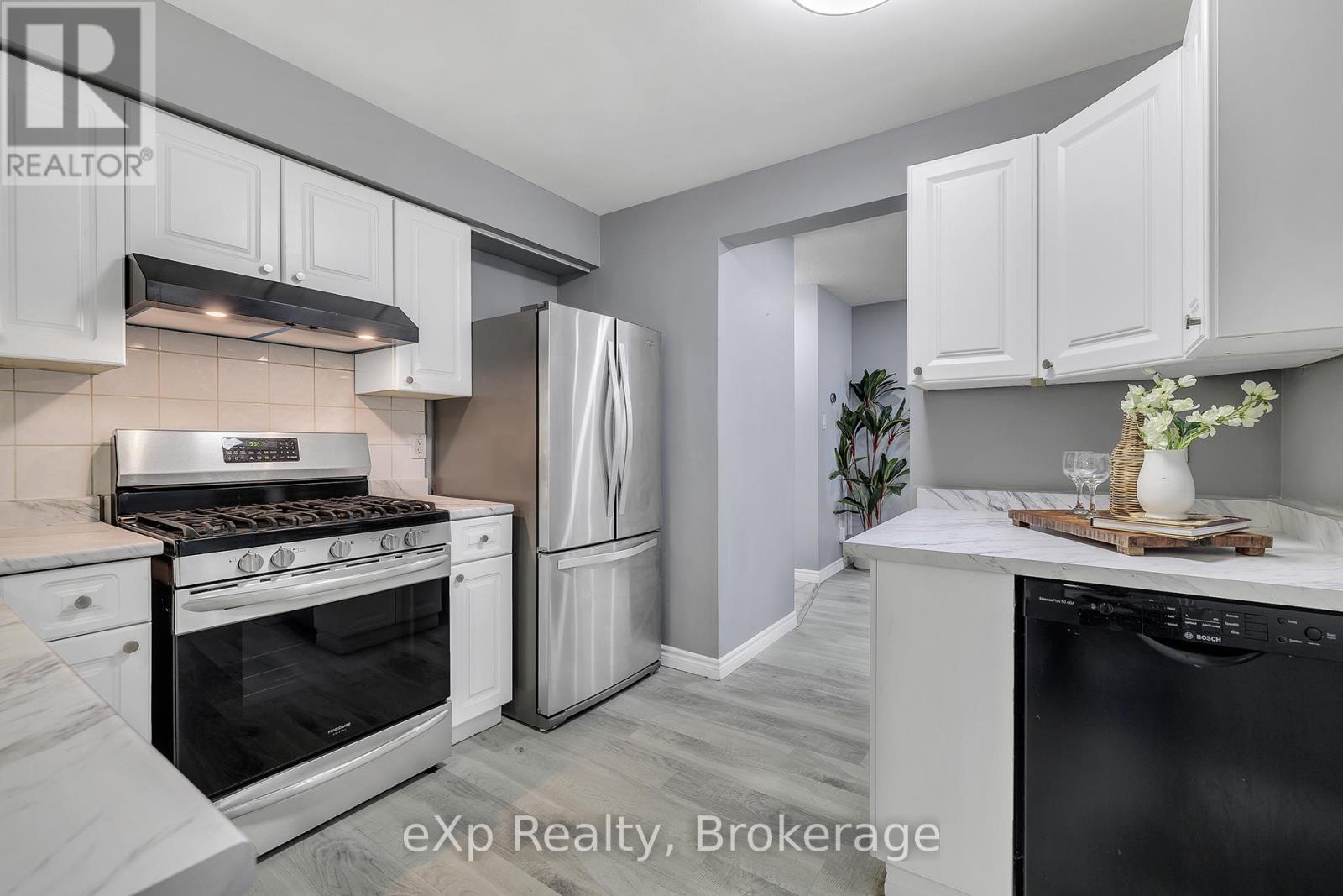 301 Clyde Road, Cambridge, Ontario N1R 1L5 - Photo 9 - X12589180