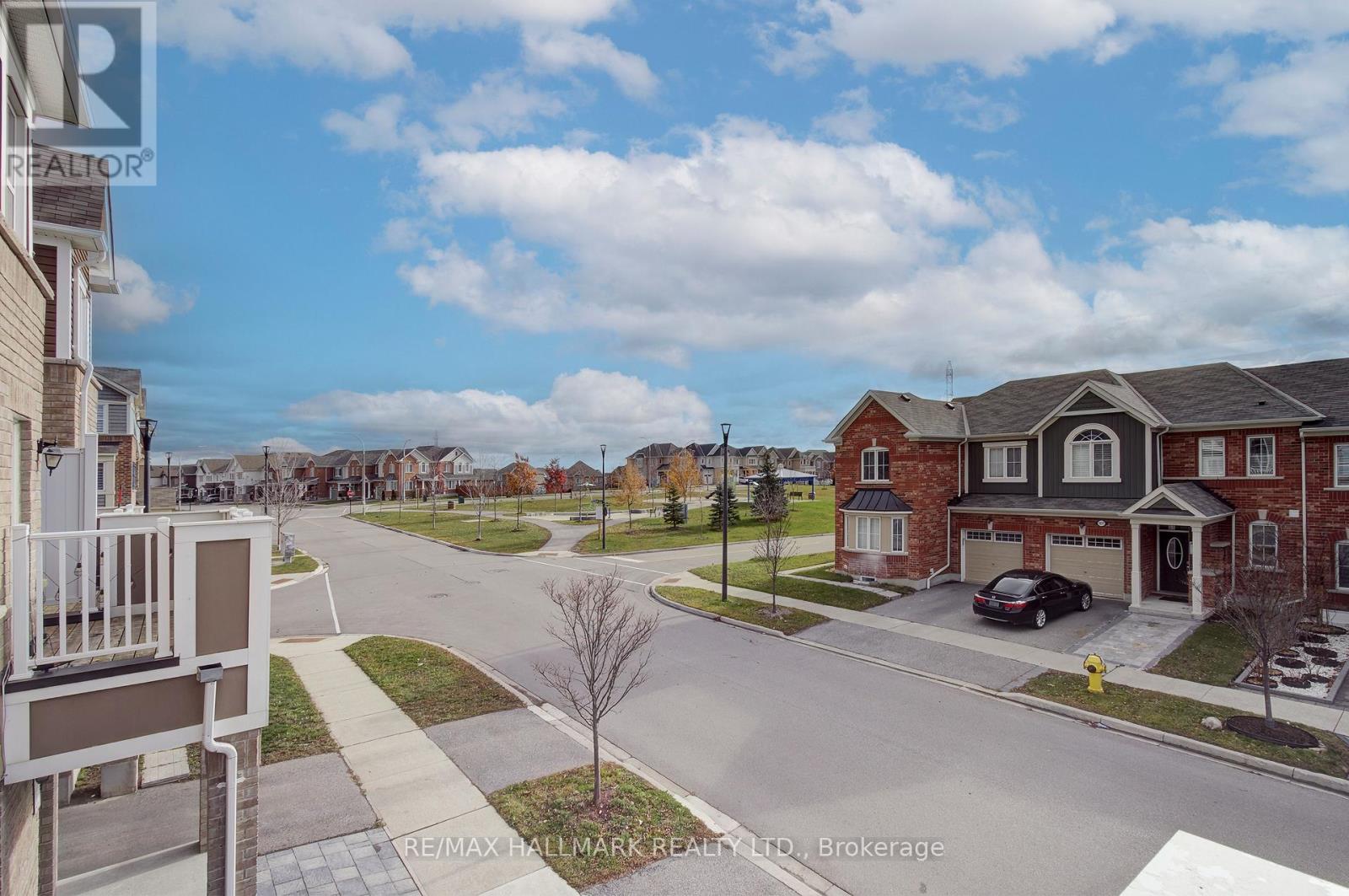 1036 Dragonfly Avenue, Pickering, Ontario  L1X 0E7 - Photo 4 - E12589116