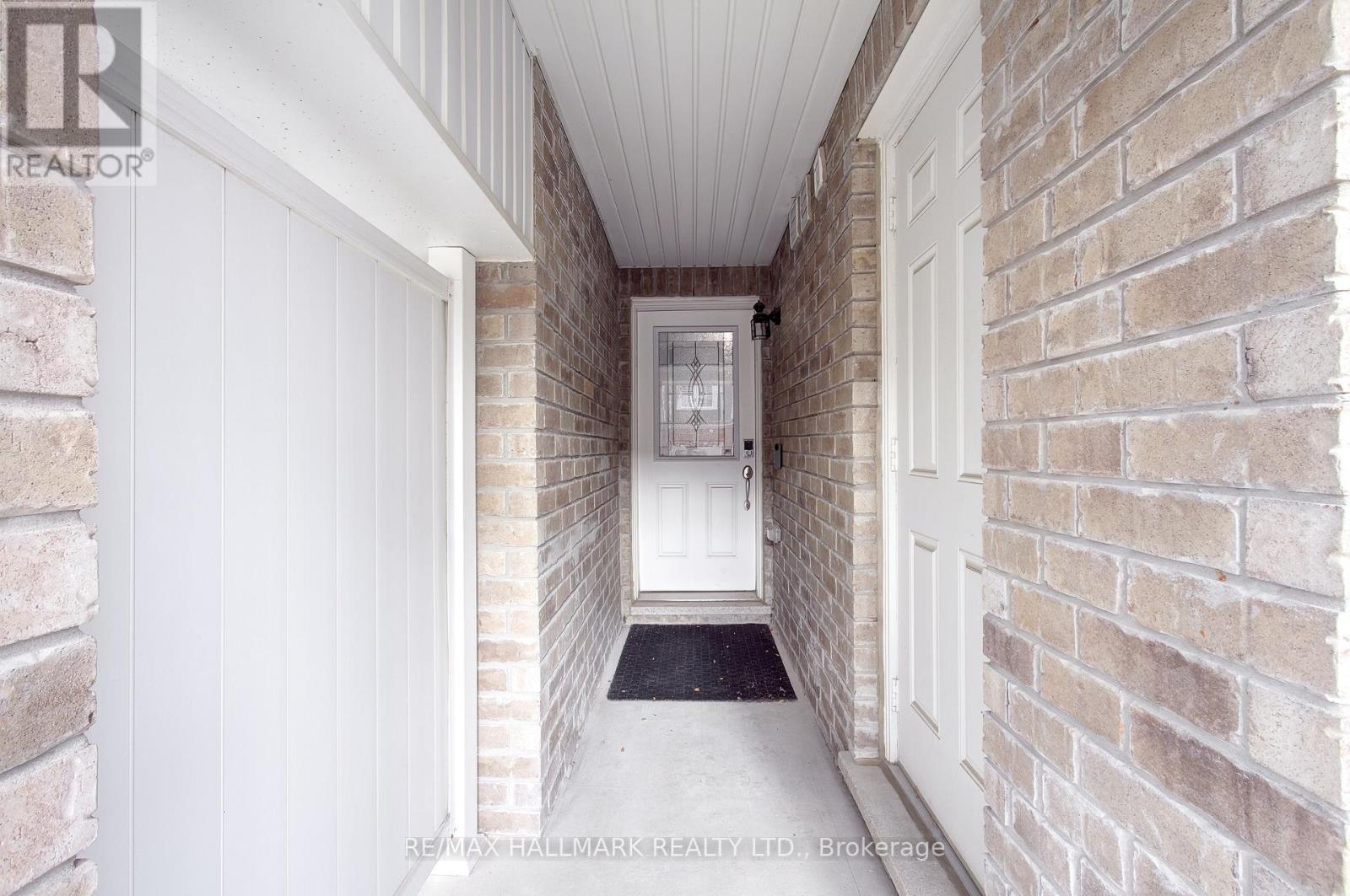 1036 Dragonfly Avenue, Pickering, Ontario  L1X 0E7 - Photo 6 - E12589116