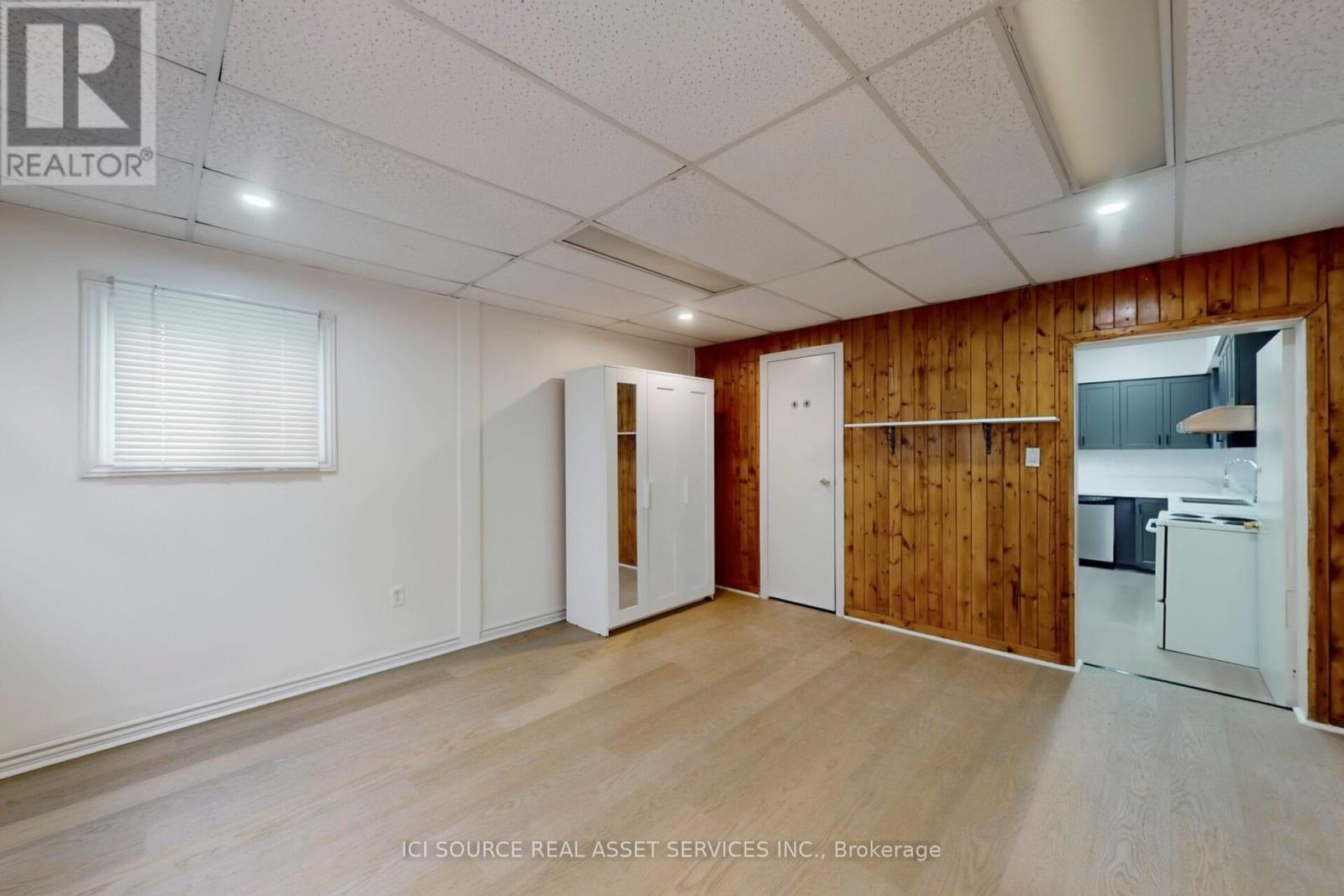 Upper - 463 Pape Avenue, Toronto, Ontario  M4K 3P6 - Photo 21 - E12589142