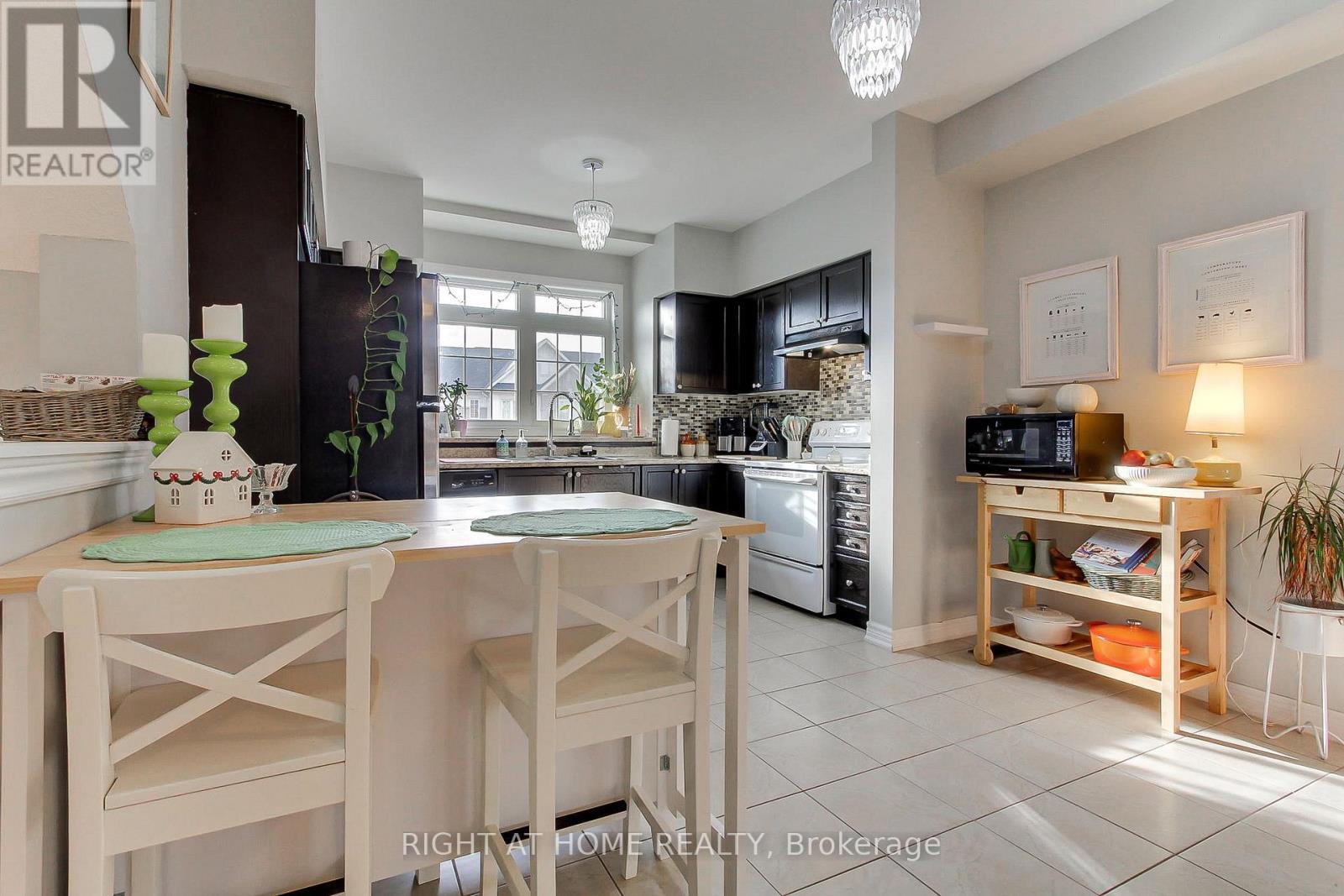 89 Matthewson Avenue, Bradford West Gwillimbury, Ontario  L3Z 0N8 - Photo 12 - N12589130