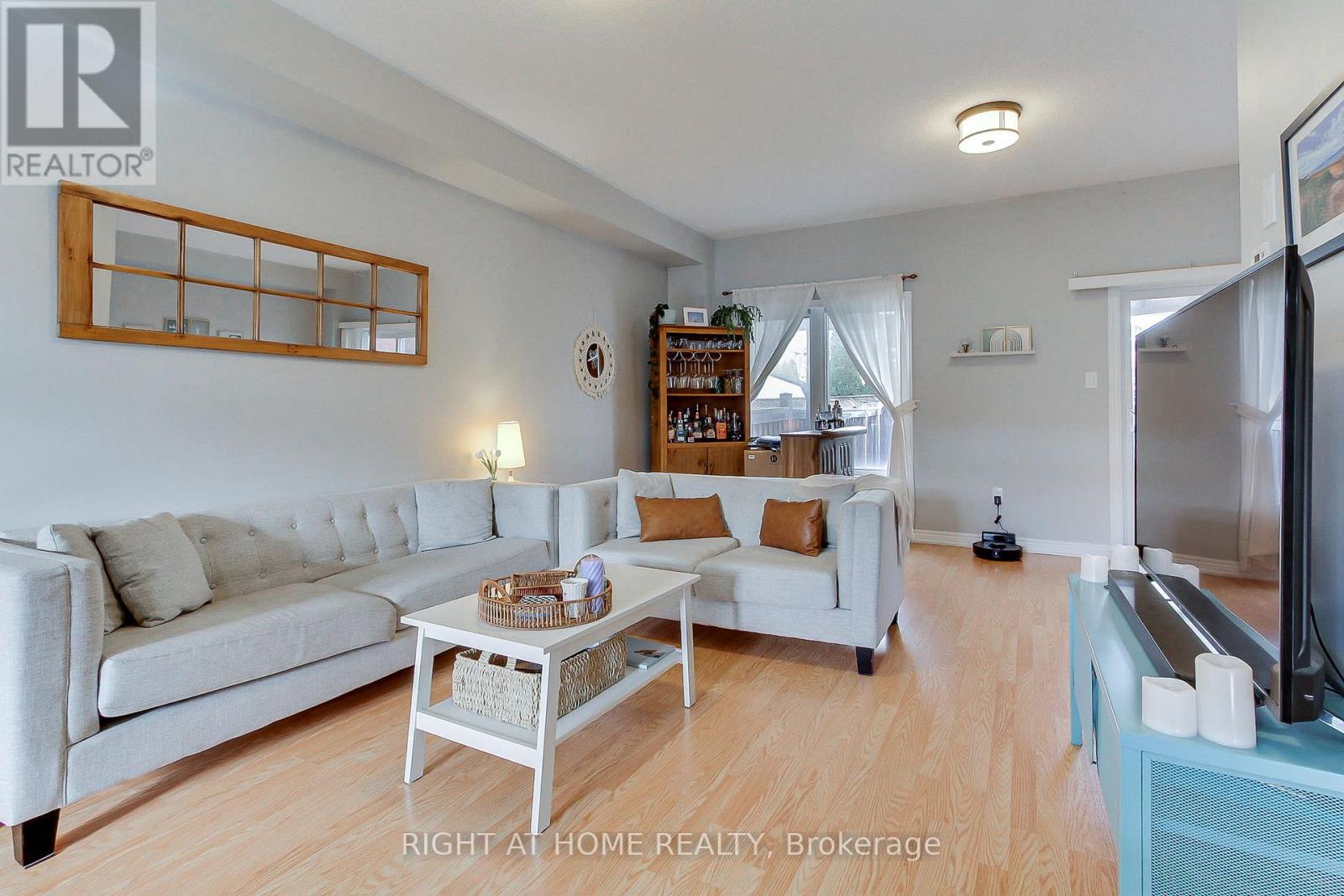 89 Matthewson Avenue, Bradford West Gwillimbury, Ontario  L3Z 0N8 - Photo 13 - N12589130