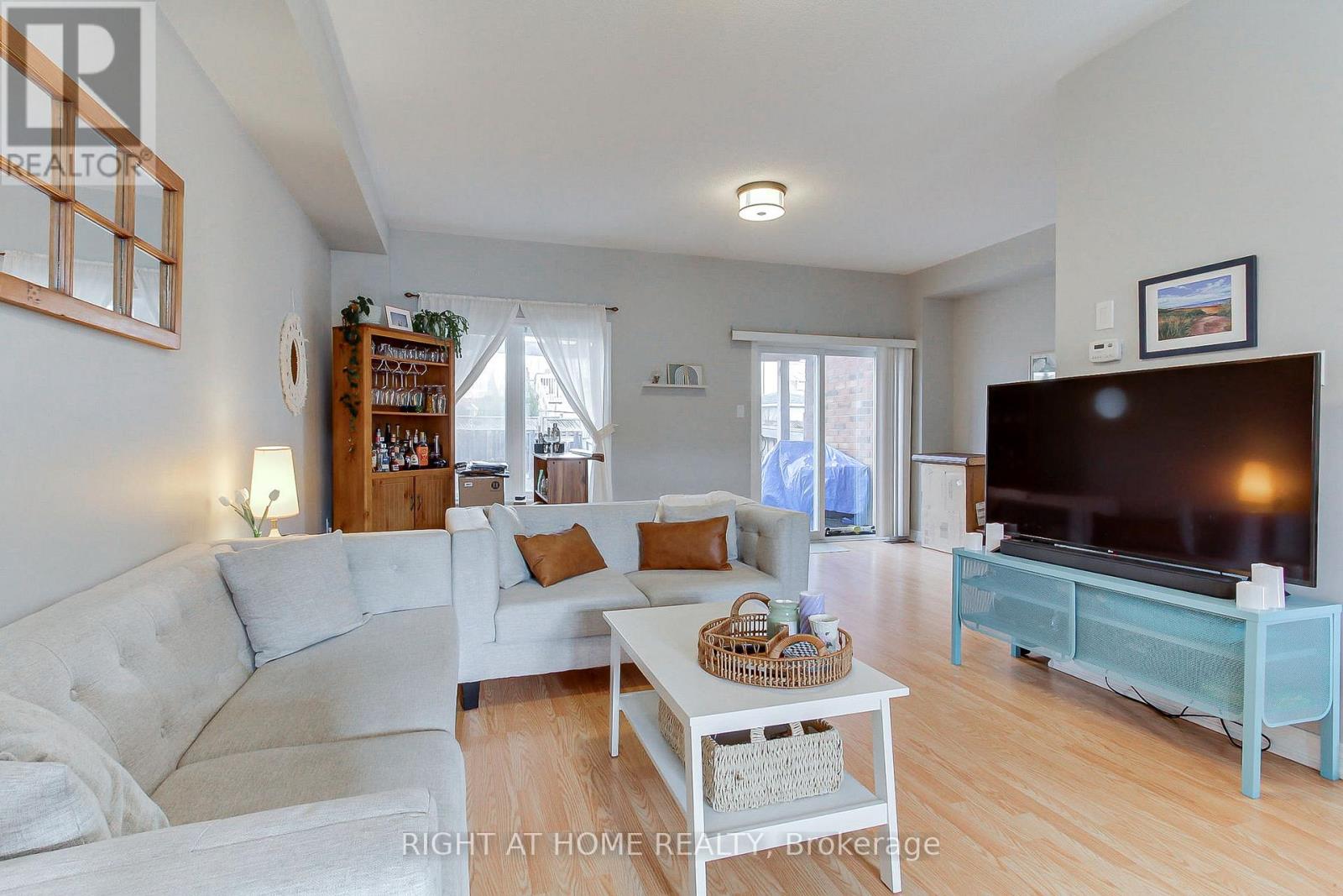 89 Matthewson Avenue, Bradford West Gwillimbury, Ontario  L3Z 0N8 - Photo 14 - N12589130