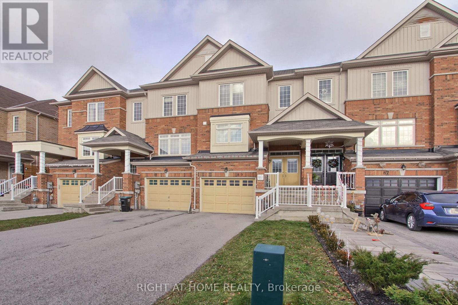 89 Matthewson Avenue, Bradford West Gwillimbury, Ontario  L3Z 0N8 - Photo 2 - N12589130