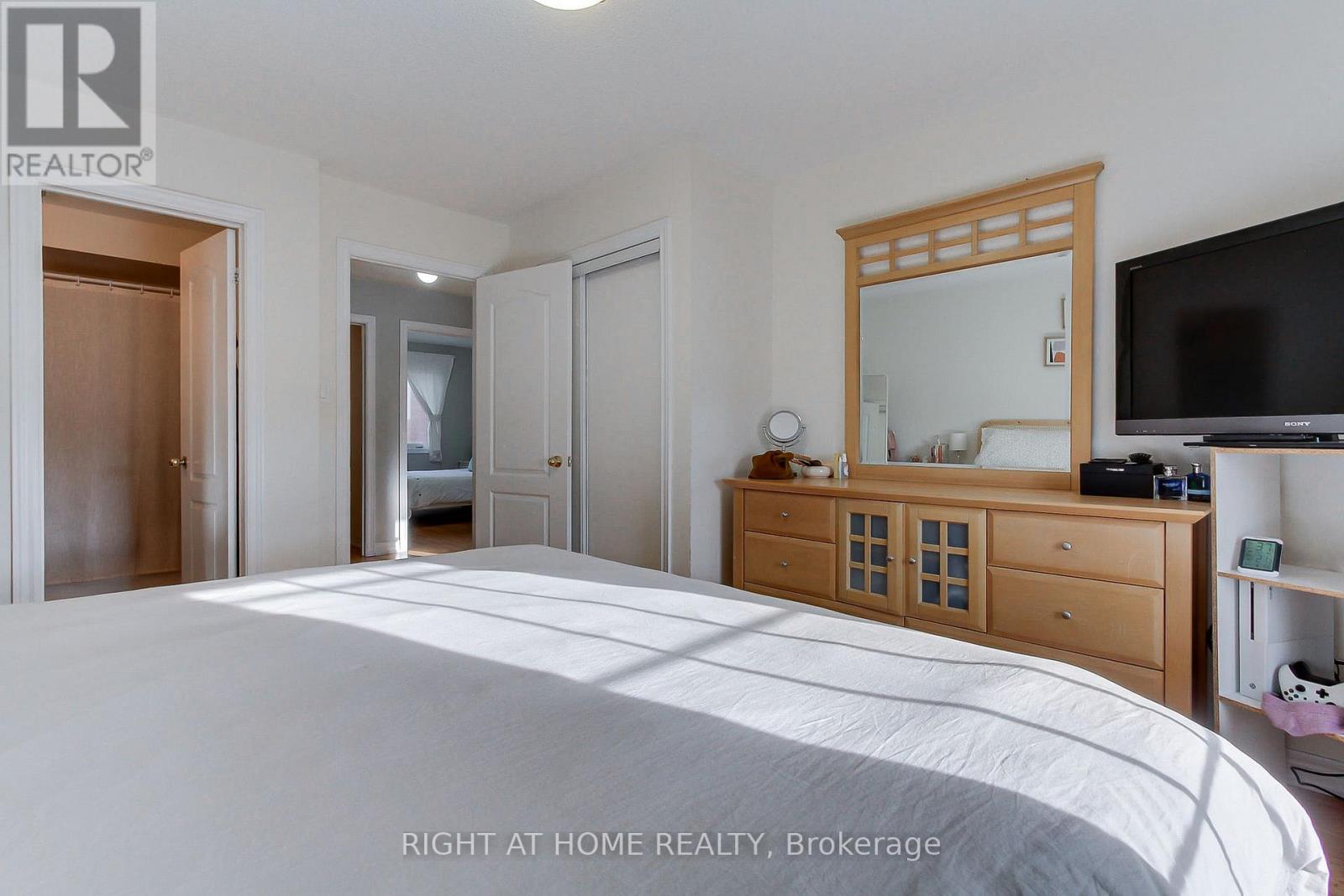 89 Matthewson Avenue, Bradford West Gwillimbury, Ontario  L3Z 0N8 - Photo 24 - N12589130