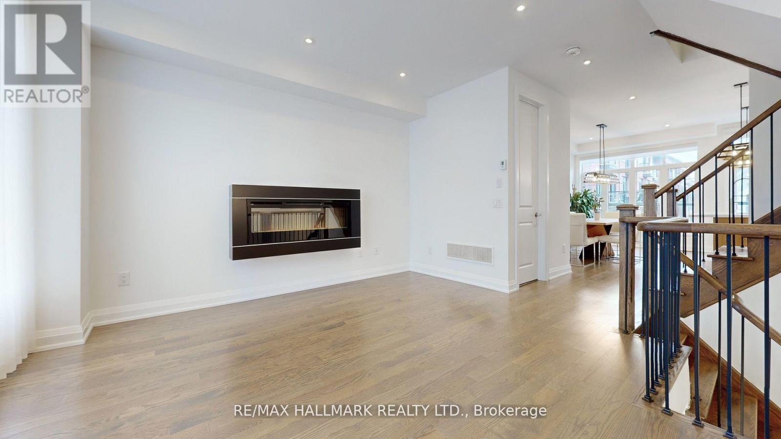 523 Carrville Road, Richmond Hill, Ontario  L4C 1C2 - Photo 6 - N12589140