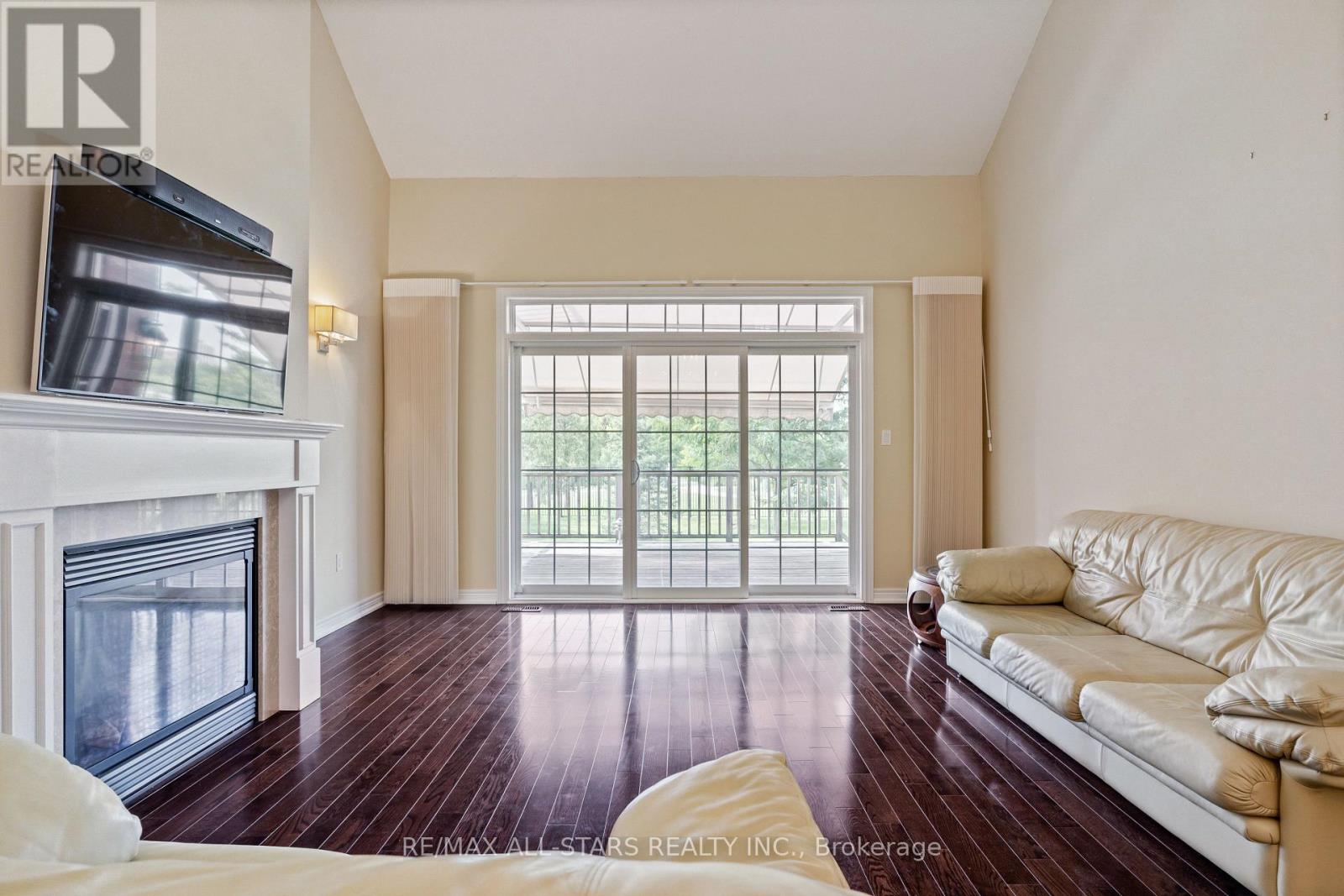 114 Lakeside Vista Way, Markham, Ontario  L6E 0B6 - Photo 2 - N12589144