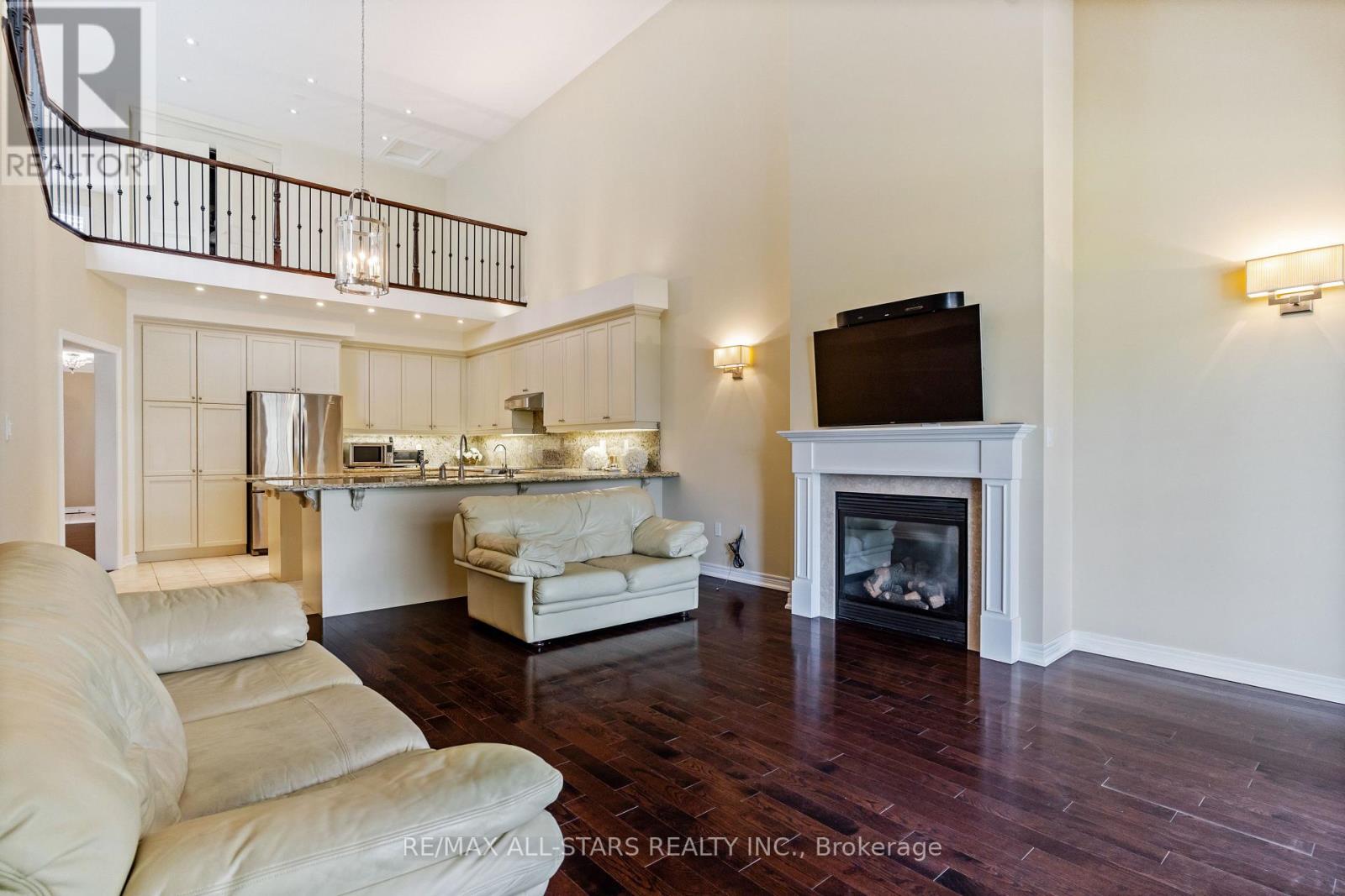 114 Lakeside Vista Way, Markham, Ontario  L6E 0B6 - Photo 4 - N12589144