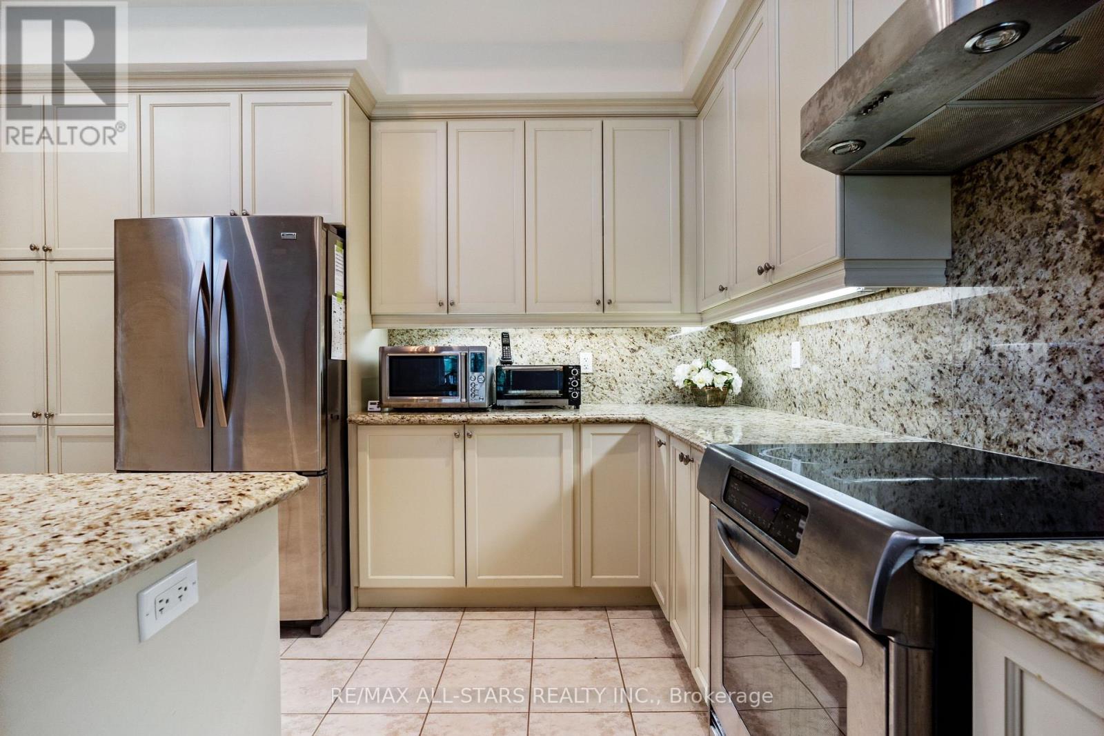 114 Lakeside Vista Way, Markham, Ontario  L6E 0B6 - Photo 7 - N12589144