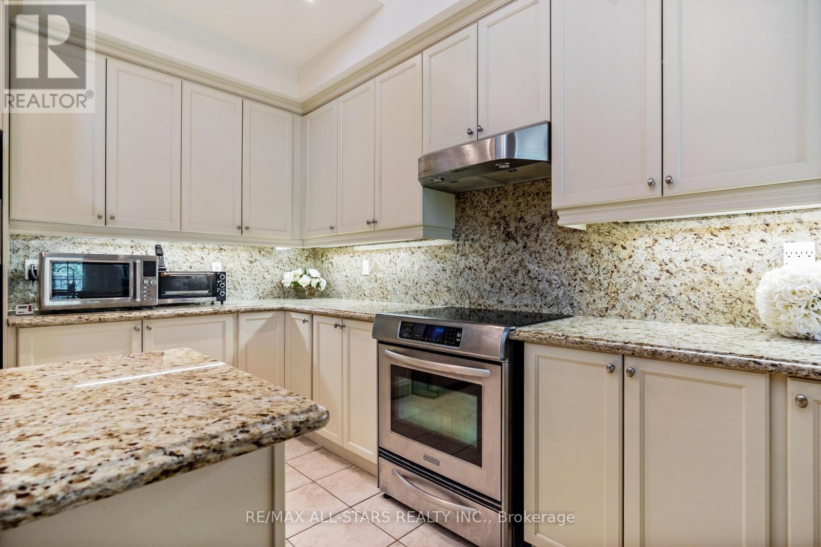 114 Lakeside Vista Way, Markham, Ontario  L6E 0B6 - Photo 8 - N12589144