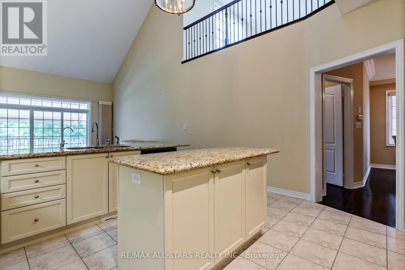 114 Lakeside Vista Way, Markham, Ontario  L6E 0B6 - Photo 9 - N12589144