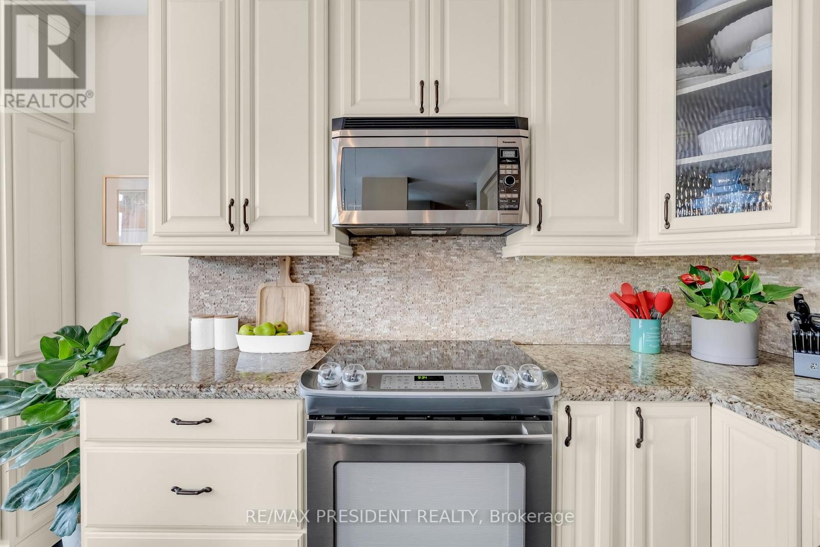 166 Elbern Markell Drive, Brampton, Ontario  L6X 2Z9 - Photo 18 - W12589096