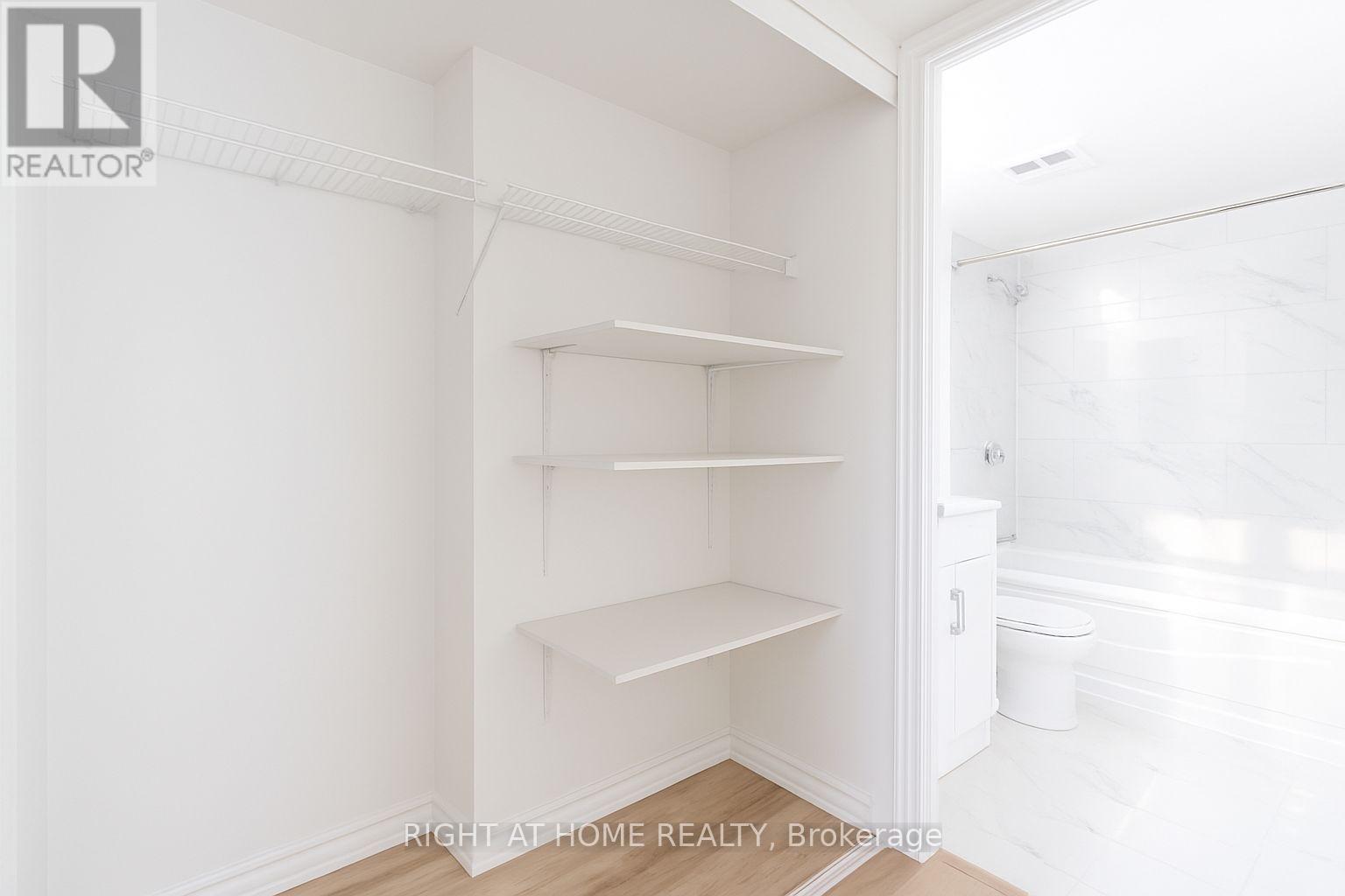 2116 - 3880 Duke Of York Boulevard, Mississauga, Ontario  L5B 4M7 - Photo 19 - W12589112