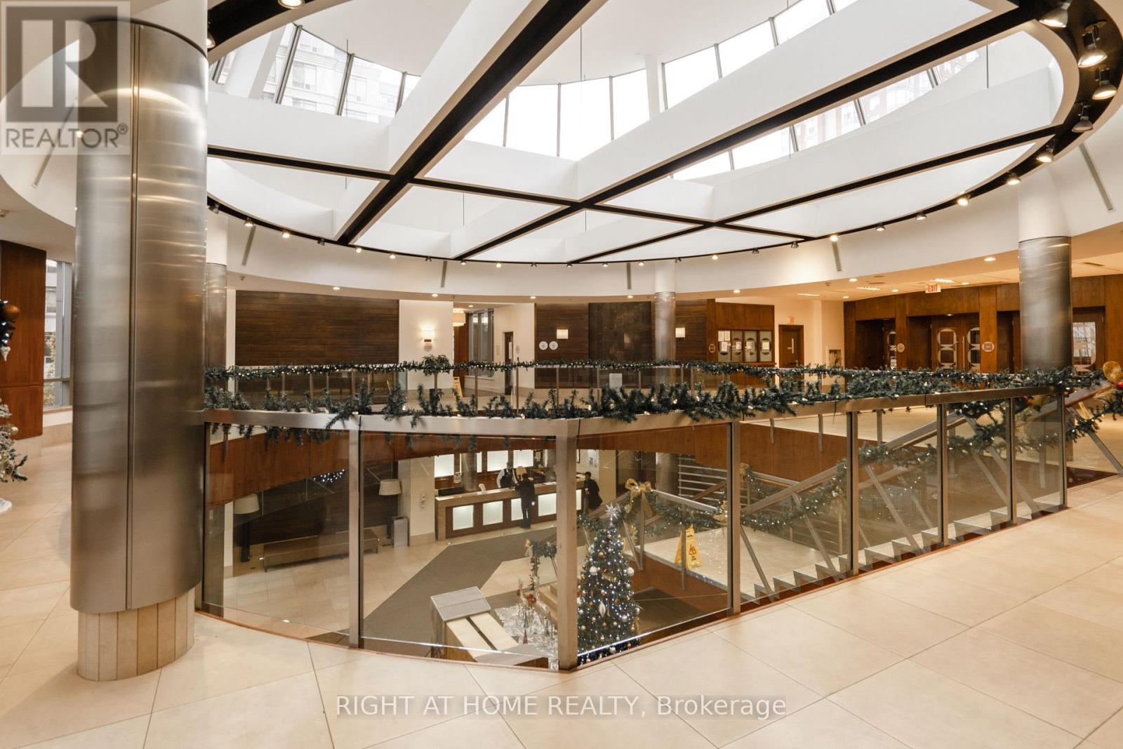 2116 - 3880 Duke Of York Boulevard, Mississauga, Ontario  L5B 4M7 - Photo 29 - W12589112