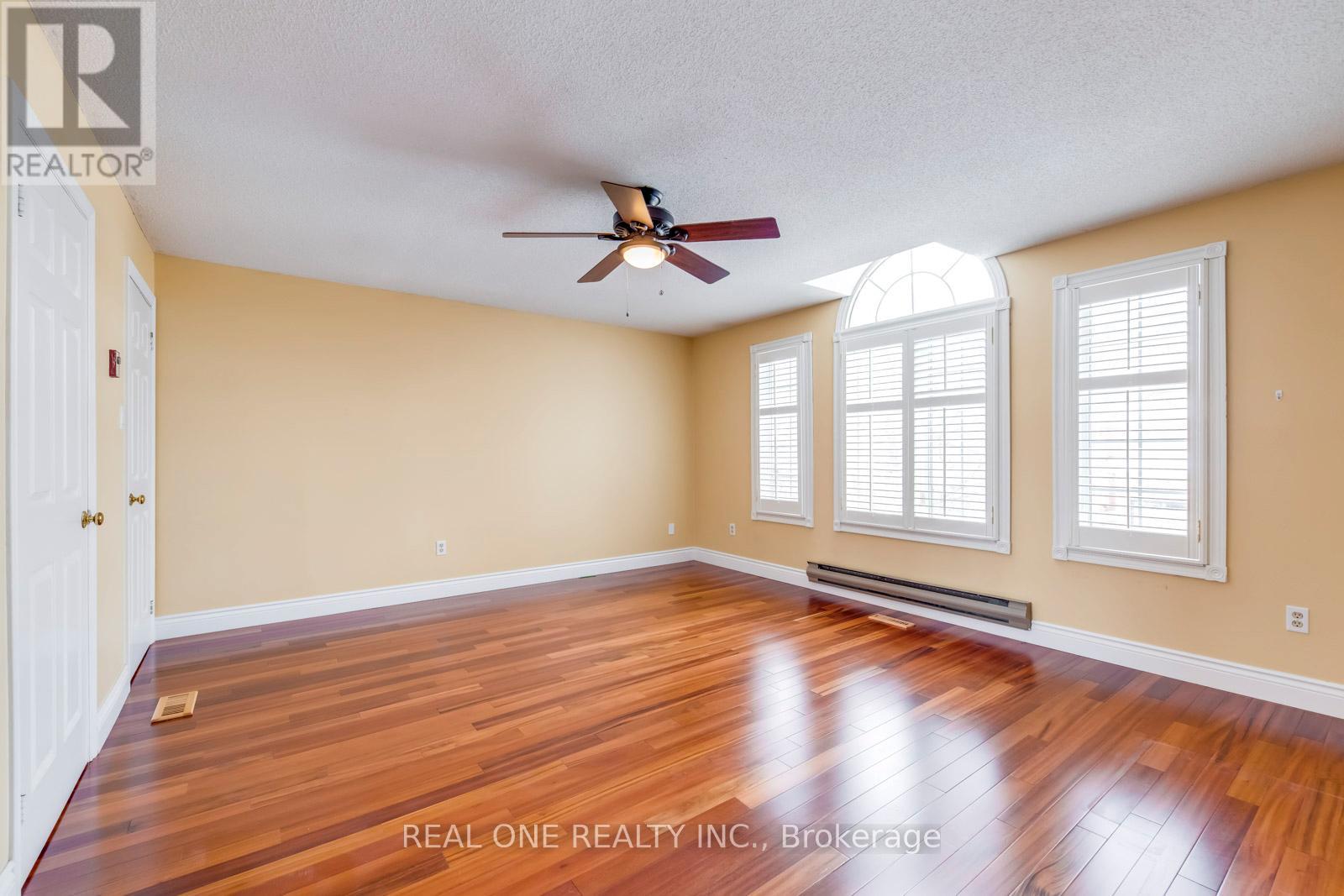 1369 Mapleridge Crescent, Oakville, Ontario  L6M 2G8 - Photo 23 - W12589124