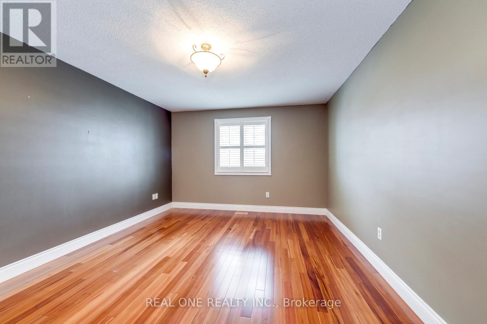 1369 Mapleridge Crescent, Oakville, Ontario  L6M 2G8 - Photo 24 - W12589124