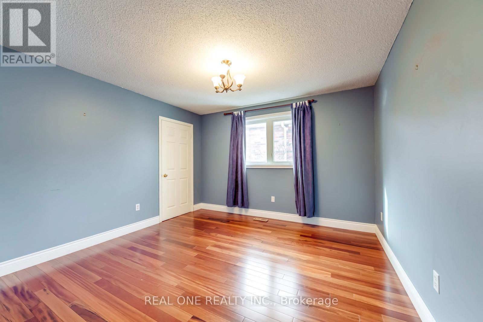 1369 Mapleridge Crescent, Oakville, Ontario  L6M 2G8 - Photo 25 - W12589124