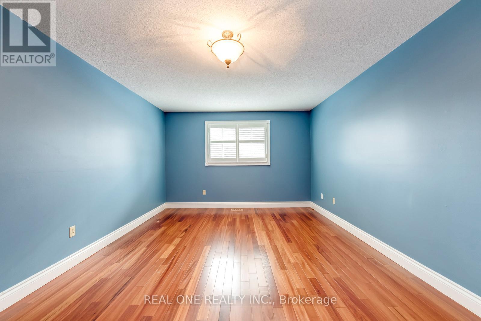 1369 Mapleridge Crescent, Oakville, Ontario  L6M 2G8 - Photo 26 - W12589124